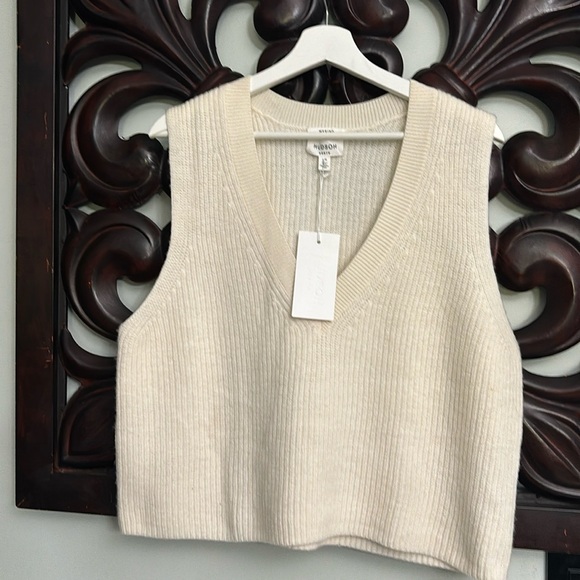 Hudson North Sweaters - BNWT HUDSON NORTH 109% Merino Wool Vest